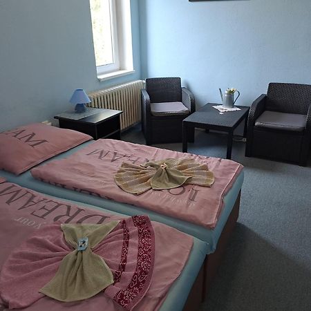 Hotel Kamenny Vrch Chomutov Eksteriør bilde