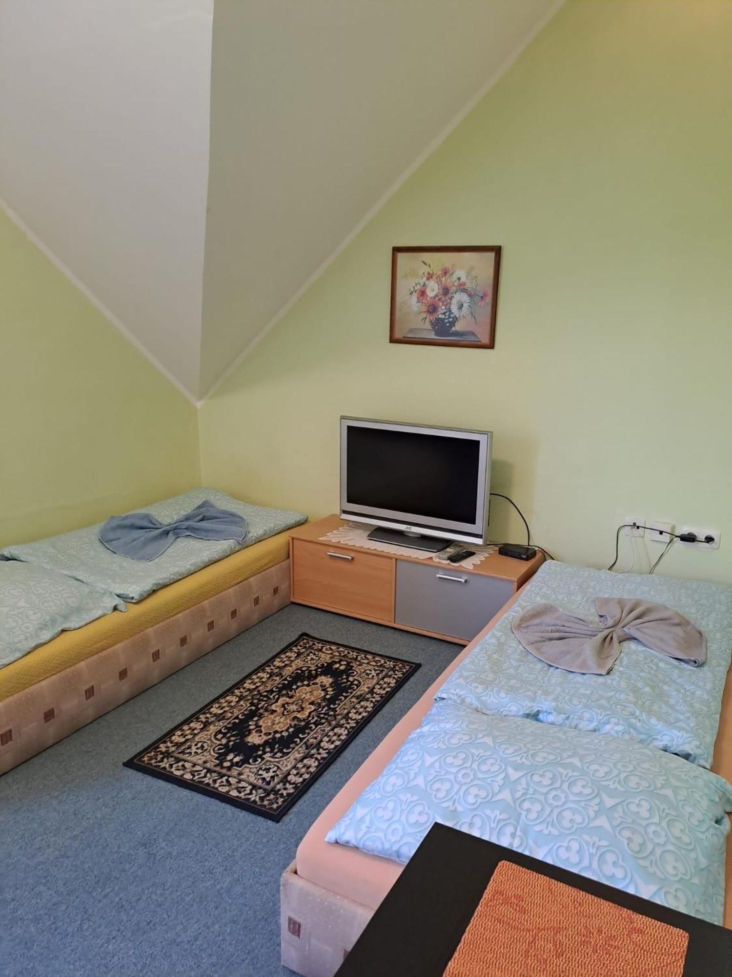 Hotel Kamenny Vrch Chomutov Eksteriør bilde